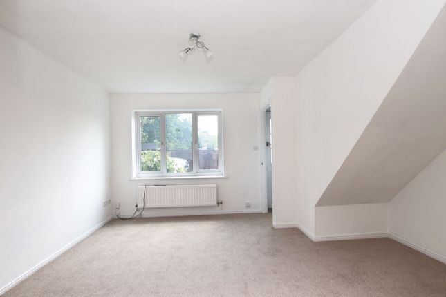 6, Larch Drive, Llantrisant photo 2