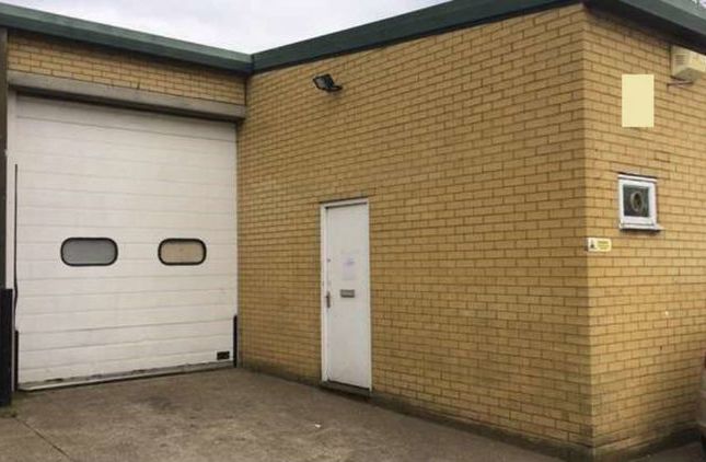 Thumbnail Warehouse to let in Triangle Business Estate, London