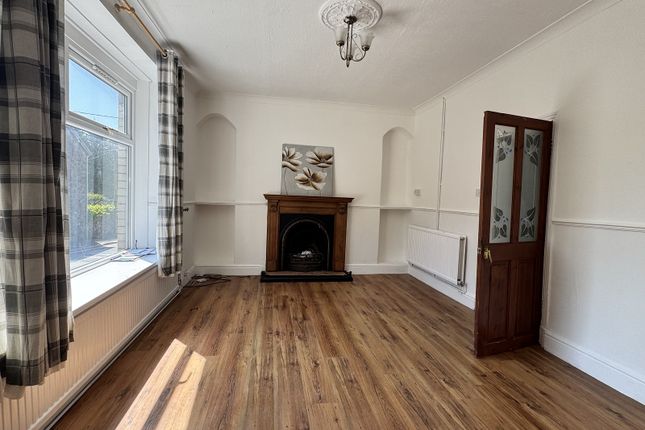 43, Station Road, Ammanford photo 3