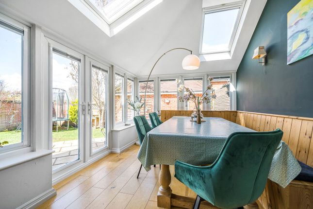 1, Merrow Place, Guildford photo 3