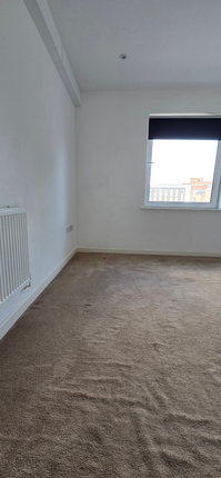 19 Nova House, 1 Buckingham Gardens,, Slough photo 5