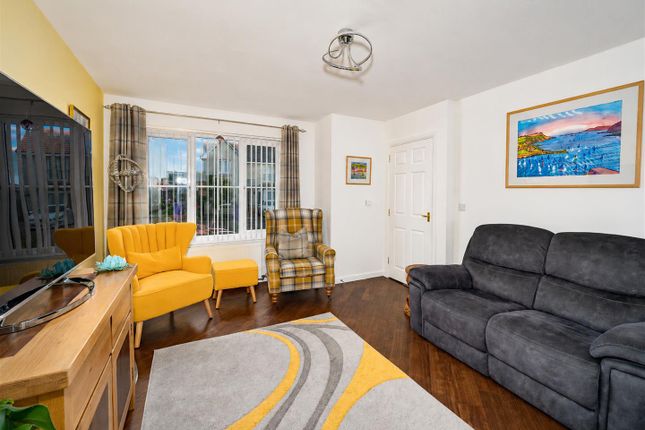 27, Provost Milne Gardens, Arbroath photo 3