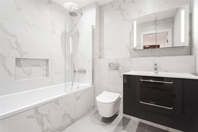 Flat 2, 234, Mare Street, London photo 4