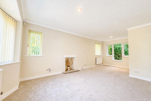 The Wirral, Cannongate Avenue, Hythe photo 2