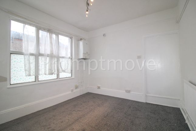 Property to rent in Lyndhurst Road, Luton
