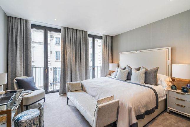 Flat for sale in One Kensington Gardens, Kensington, London