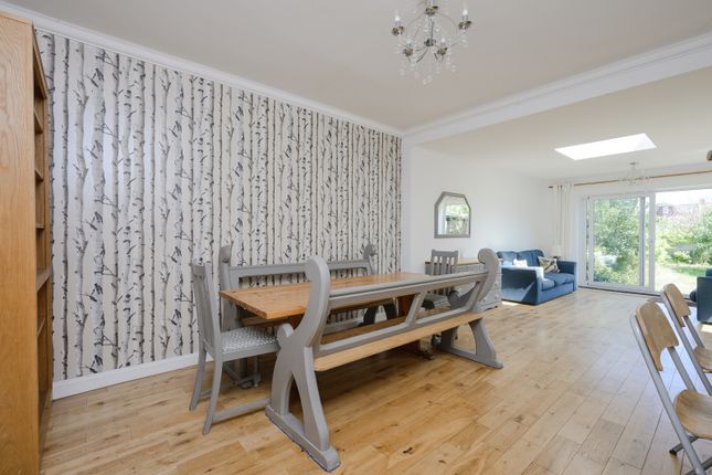 66, Sandbourne Avenue, London photo 4