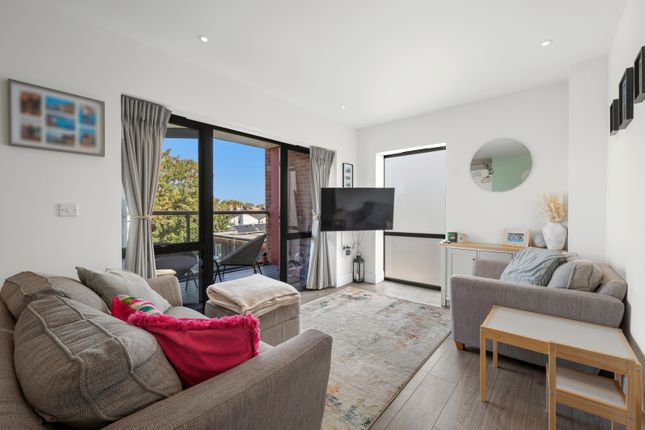 Flat 13, Kappa Court, 6, Etwell Place, Surbiton photo 4
