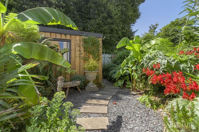 3 Sharkham Drive, Brixham photo 4
