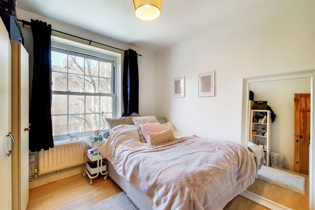 Flat for sale in Falmouth Road, Elephant And Castle, London