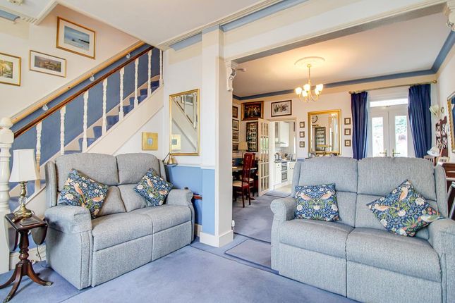 5, Bryant Avenue, Southend-on-Sea photo 4