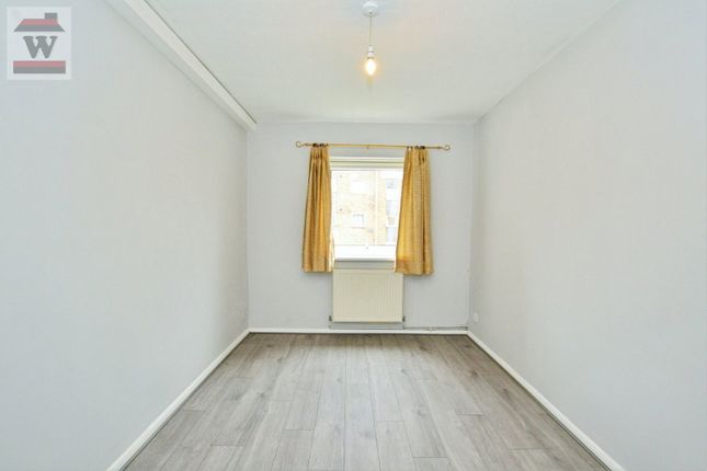 56, Aplin Way, Isleworth photo 5