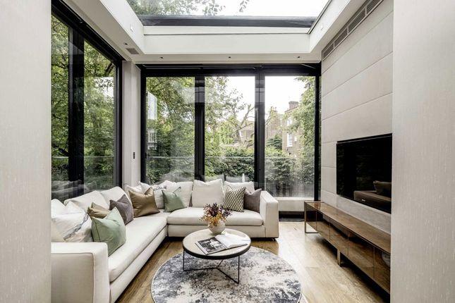10, Addison Crescent, London photo 3