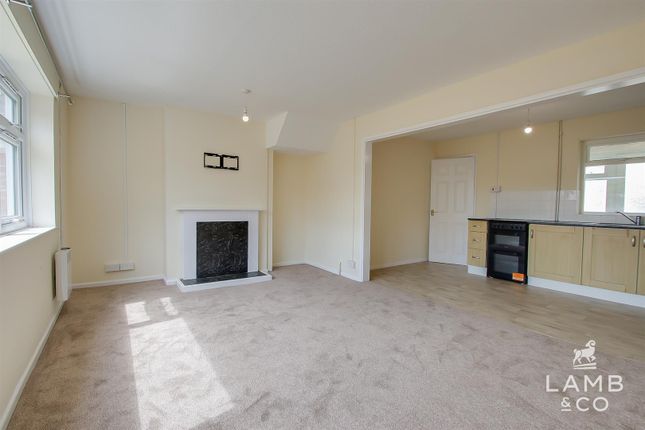 3, Sycamore Way, Clacton-On-Sea photo 2