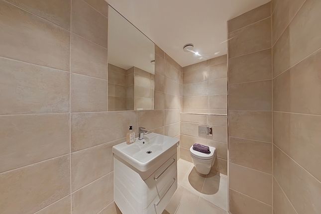 13, Lancaster House Marlborough Drive, Bushey photo 4