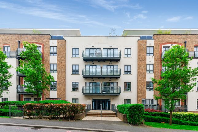 Thumbnail Flat for sale in Holford Way, Putney, London