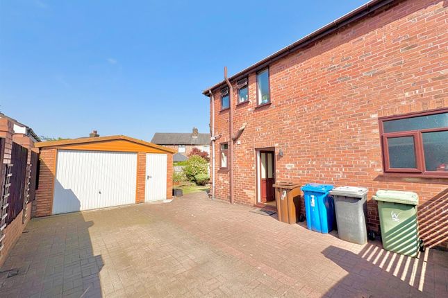 7, Entwistle Grove, Leigh photo 2