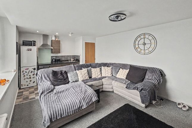 80 Manchester Road, Altrincham photo 4