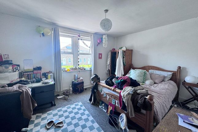 Copy of 261 Queens Park Road, Brighton photo 4