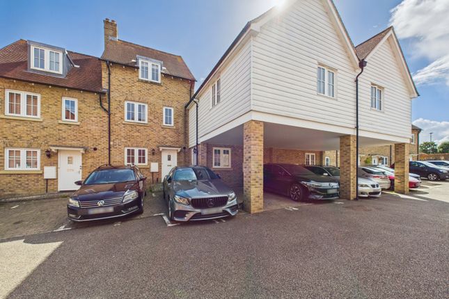 15 Flagstaff Court, Canterbury, Kent, Ct1 3Ha