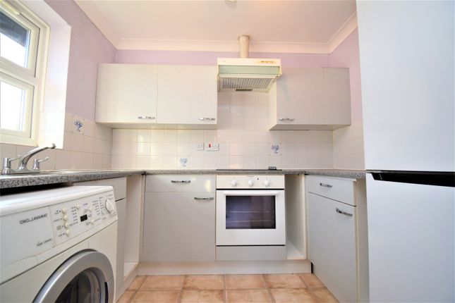 38, Nicholsons Grove, Colchester photo 2