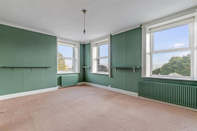 6, Rockwood, Cowpasture Road, Ilkley photo 3
