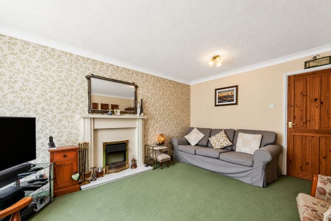 13, Merton Close, Kidderminster photo 4