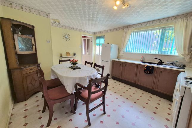 156, Egerton, Skelmersdale photo 2