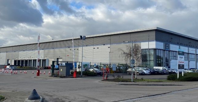 Thumbnail Warehouse to let in Unit 1, Invicta Riverside, New Hythe Lane, Aylesford, Kent