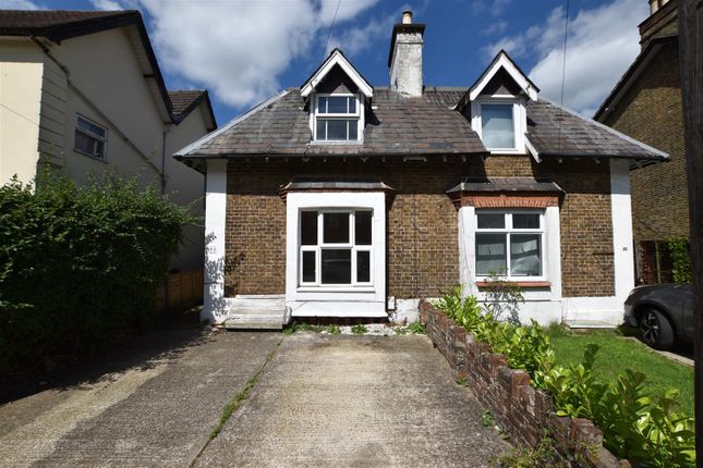 Semi-detached house to rent in Holmesdale Road, Reigate