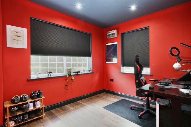 56, Robertson Way, Sapley photo 4