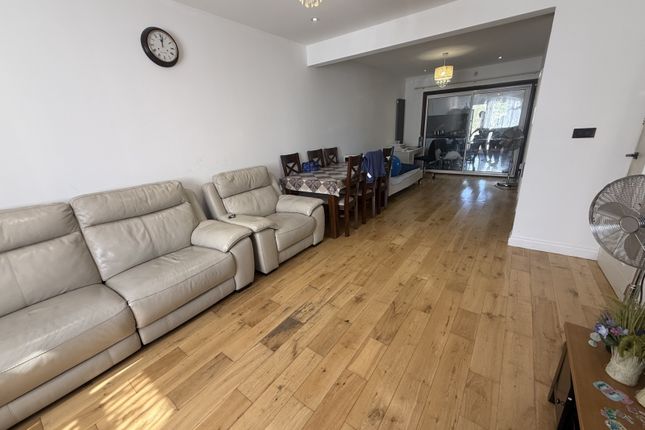 Eastcote Lane, South Harrow photo 2