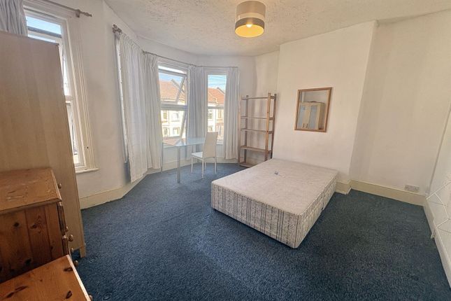 Room 5, 111, Milton, Southend-On-Sea photo 2