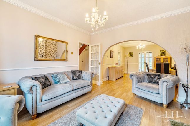 76 Slewins Lane, Hornchurch photo 4