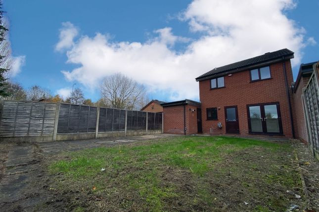 Detached house for sale in Lakeside Close, Willenhall