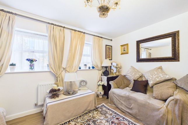 18, Linnet Road, Hemel Hempstead photo 2