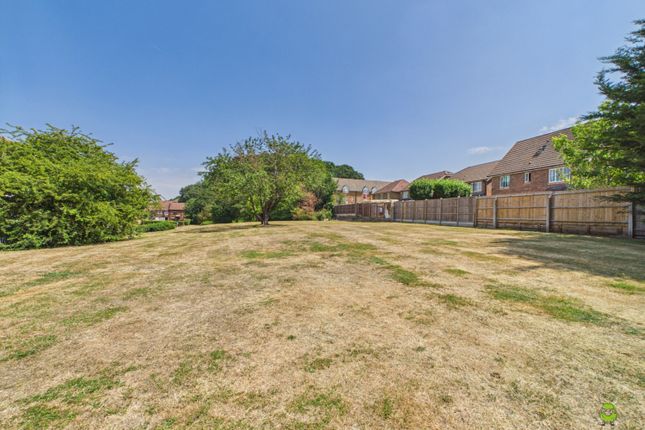 54, Heatherbank Close Crayford, Dartford photo 2