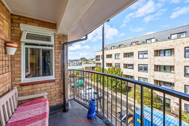 12, Grove Bank, Grove Hill, Brighton photo 4