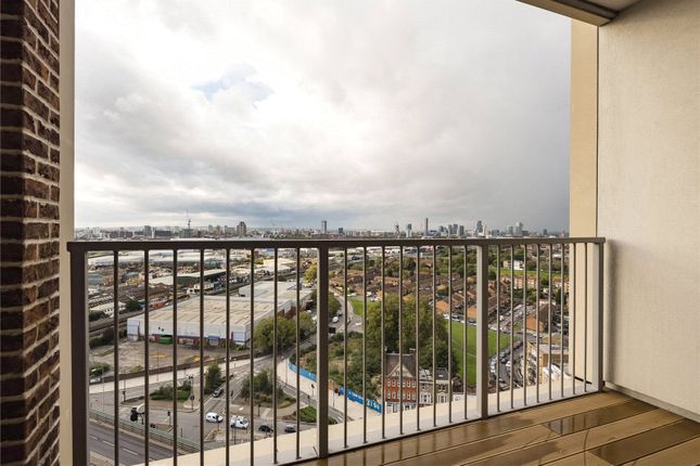 Flat for sale in Discovery Tower, Canning Town