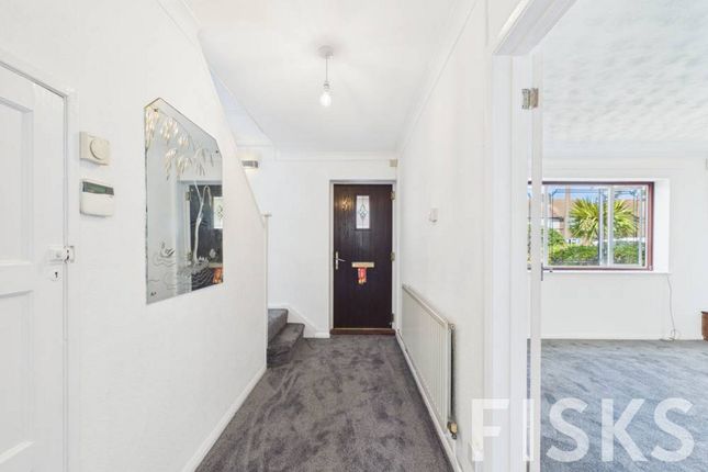 85, Rosewood Avenue, Hornchurch photo 2