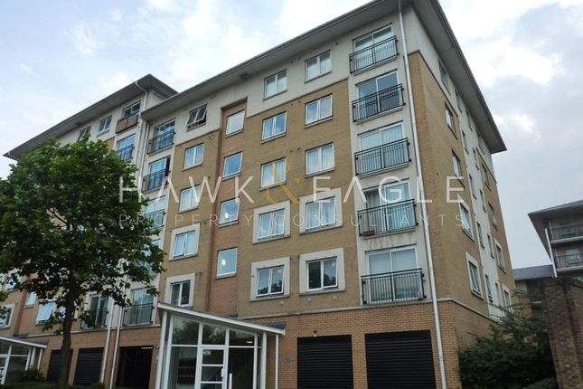 Flat to rent in Newport Avenue, London, Greater London.