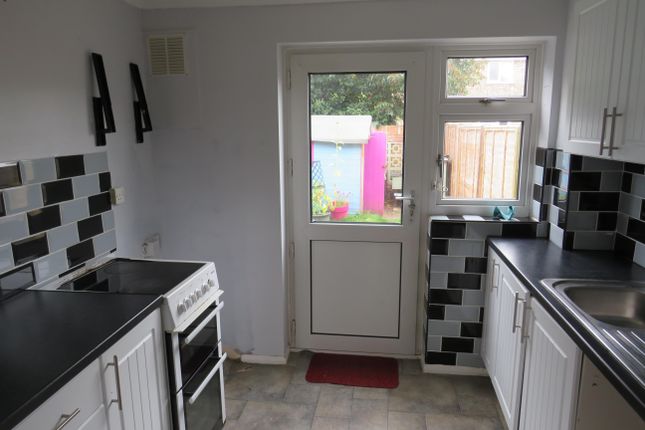 12, EASTLEIGH photo 4