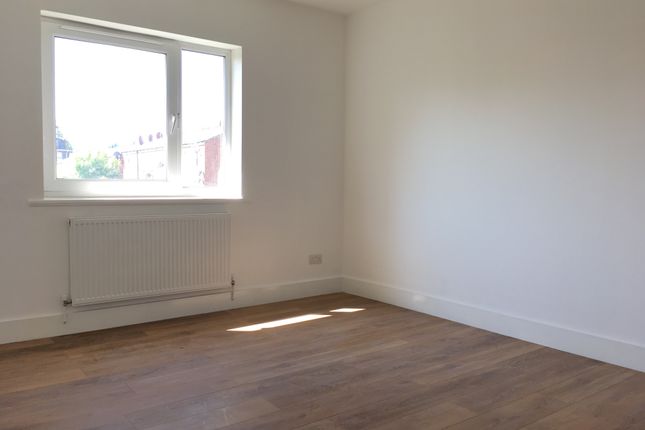 Flat for sale in Clapton, London