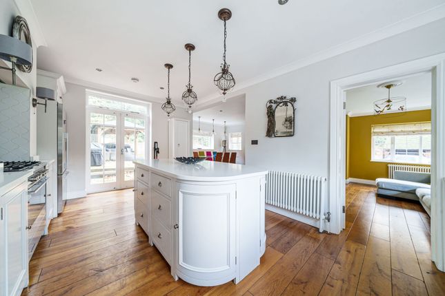 2 Dell Cottages Haslemere Road, Godalming photo 3