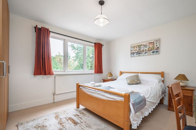 Windermere Avenue, Finchley photo 4