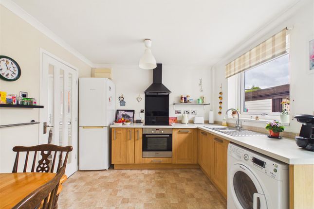 34, Meadow Lane, Newport photo 5