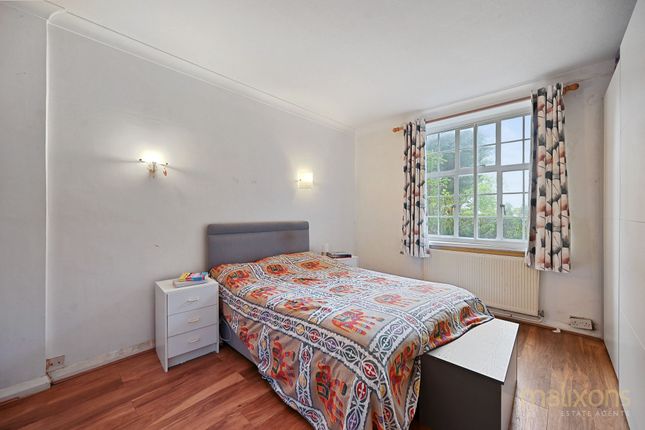 Flat 1, Newlands Court Streatham Common North, London photo 4