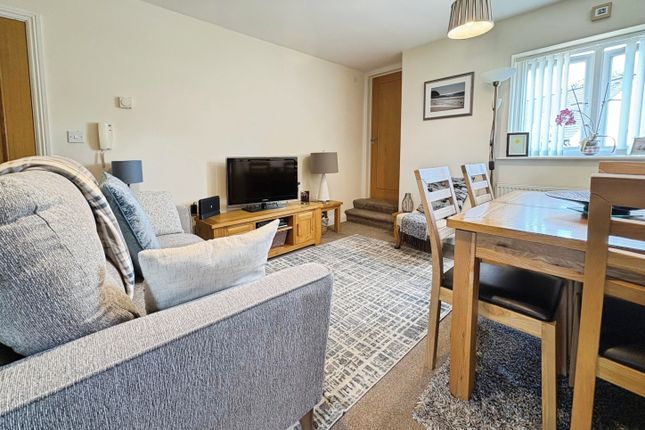 Flat 4, Belle Vue House, Primrose Lane, Yeovil photo 3
