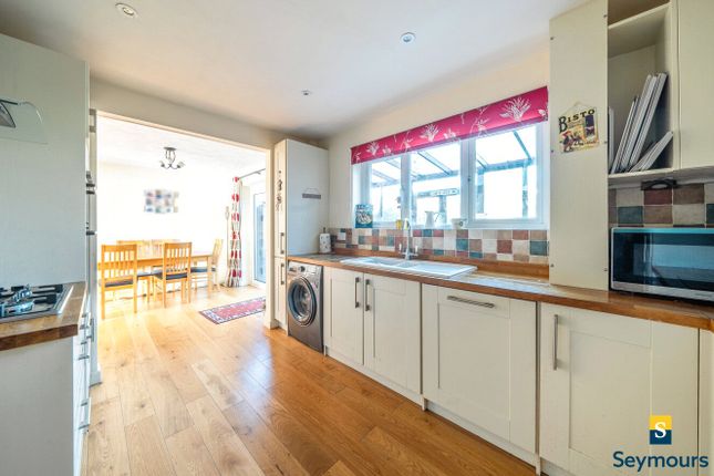 54, Applegarth Avenue, Surrey photo 4