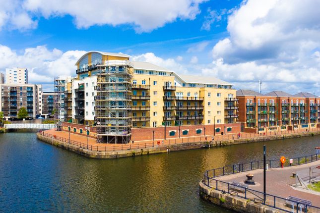 Thumbnail Flat for sale in Adventurers Quay, Cardiff